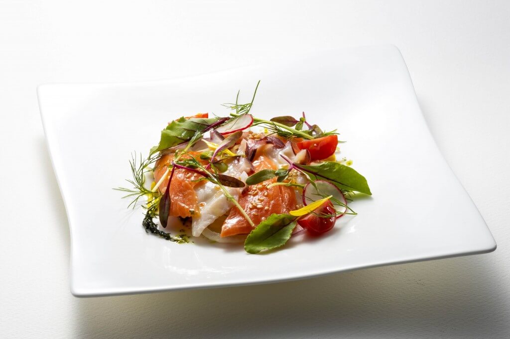札幌グランドホテルの『テラスdeナイト』-彩り野菜と魚介のカルパッチョ