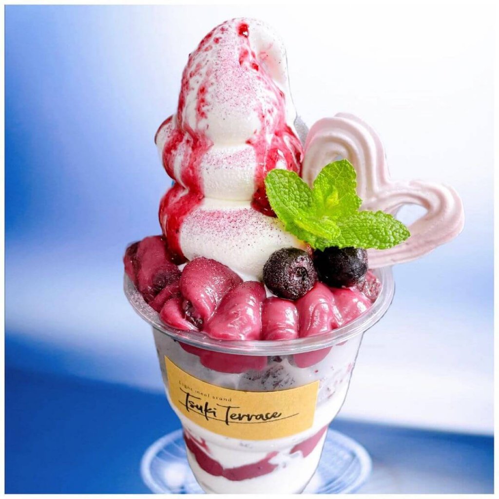 つきてらすのパフェ『超ブルーベリー』