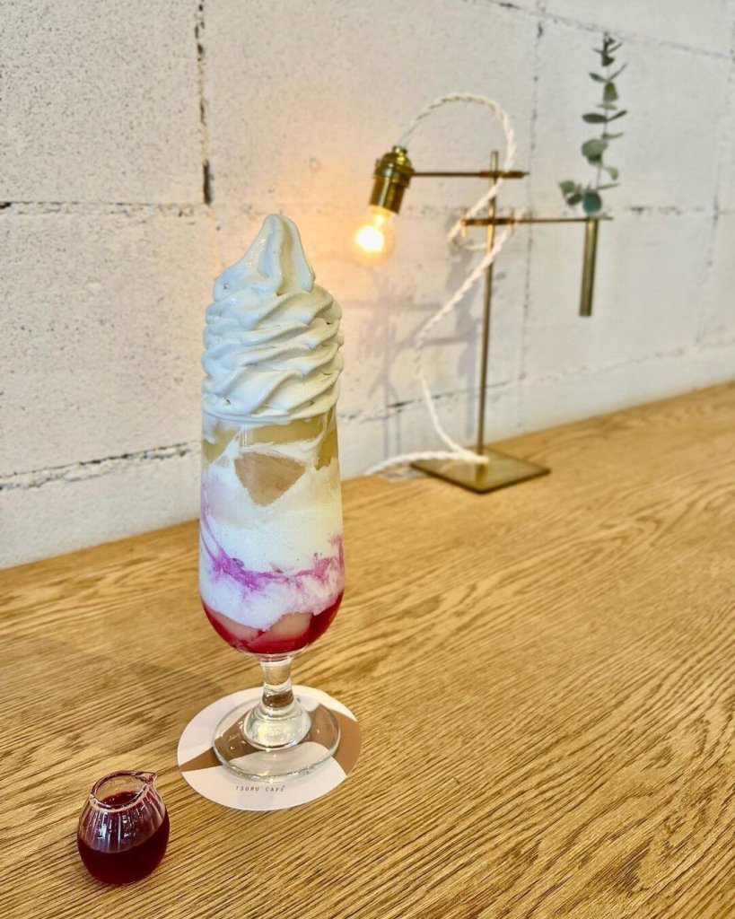 ツルカフェのフレーバーソフト「もも」