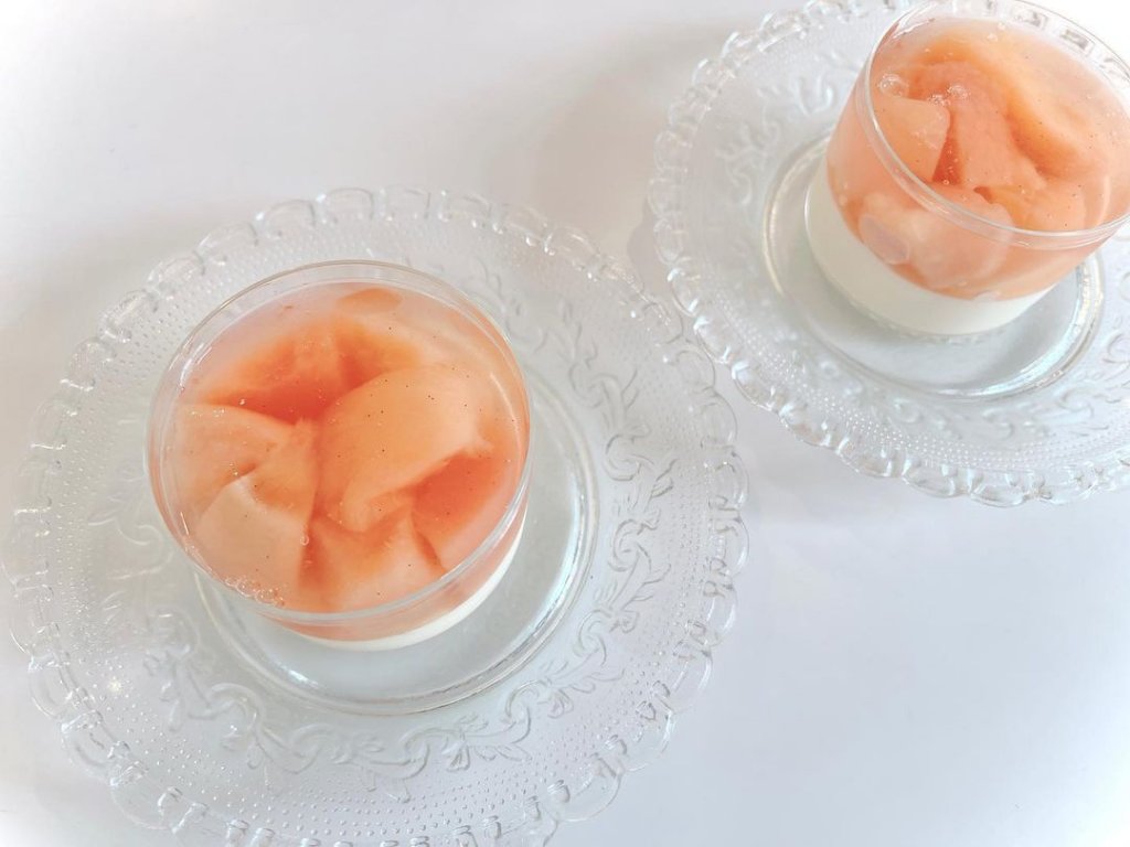 奏春楼の『桃のパンナコッタ』