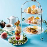 ニューオータニイン札幌 1階「ランデブーラウンジ」にて「桃の夏パフェ」も楽しめる『ピーチアフタヌーンティー』が8月11日(木)より発売！