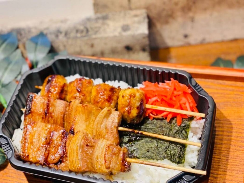 【戦国やきとり】手稲区にある“デカくて美味しい”焼き鳥のテイクアウト専門店!90gを超えるBIGサイズ鳥もも串に「やきとり弁当」も販売|札幌リスト