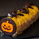 あいプラングループのレストランにてコワ可愛い『かぼちゃクリームのハロウィーンロールケーキ』が発売！