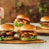 J.S. BURGERS CAFEからアウトドア専用の手作りハンバーガーキット『THE OUTDOOR BURGER KIT』が9月16日(金)よりオンラインショップで発売！