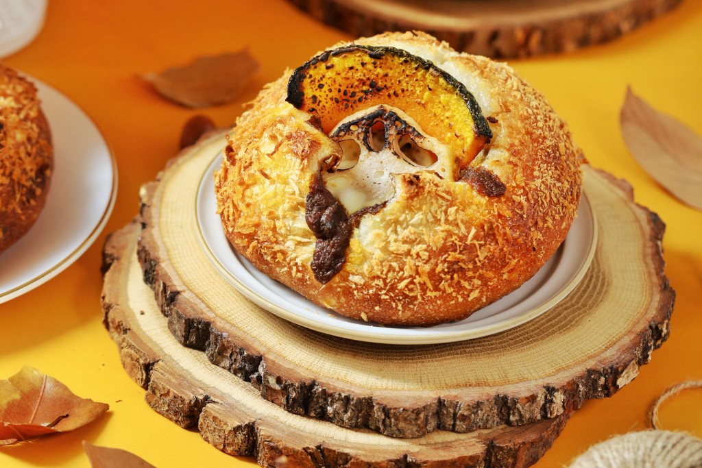 Heart Bread ANTIQUE(ハートブレッドアンティーク)の『焼きチーズカレーフランス～根菜をのせて～』