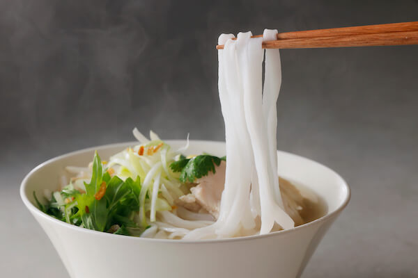 rice noodle comen(ライス ヌードル コメン)の米麺