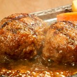 ビーフインパクトにて厳選した良質な牛肉だけを使用した『牛100％極げんこつハンバーグ』が11月23日(水)より発売！ディナーメニュー全品が29％OFFになる「8周年イベント」も開催