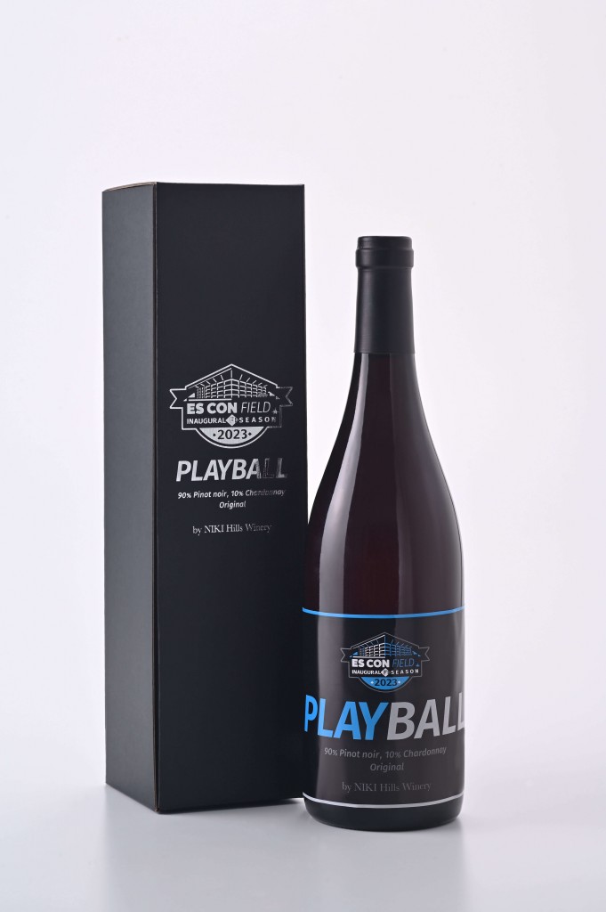 「ES CON FILED HOKKAIDO」の開業記念オリジナルブレンドワイン『PLAY BALL(プレイボール) 赤』
