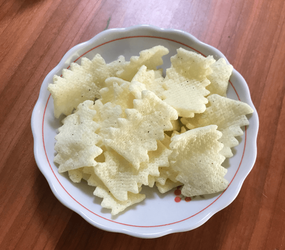 『サッポロポテトSHARK(シャーク) ブラックペッパー味』