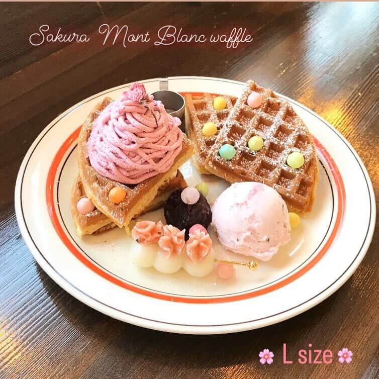 CAFE FUGOの『桜モンブランワッフル L size』