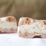 ふわもち邸からスイーツベーグルサンド『メープルハニーナッツ』が発売！