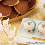 思わずお茶を差し出したくなるキュートな表情『食べマス ドラえもん2023 こしあん味 / カスタード味』が3月7日(火)よりローソンで発売！