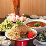 「魚鮮水産 琴似店」「遠藤水産 北24条店」にて『ギガ盛り料理・ギガドリンク飲み放題付コース』がリニューアル！山のようにそびえ立つ「かまくらチャーハン」などをラインナップ