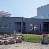 北海道の素材と技術にこだわった住宅ブランド「popke(ポッケ)」の平屋モデルハウスが月寒東にオープン！