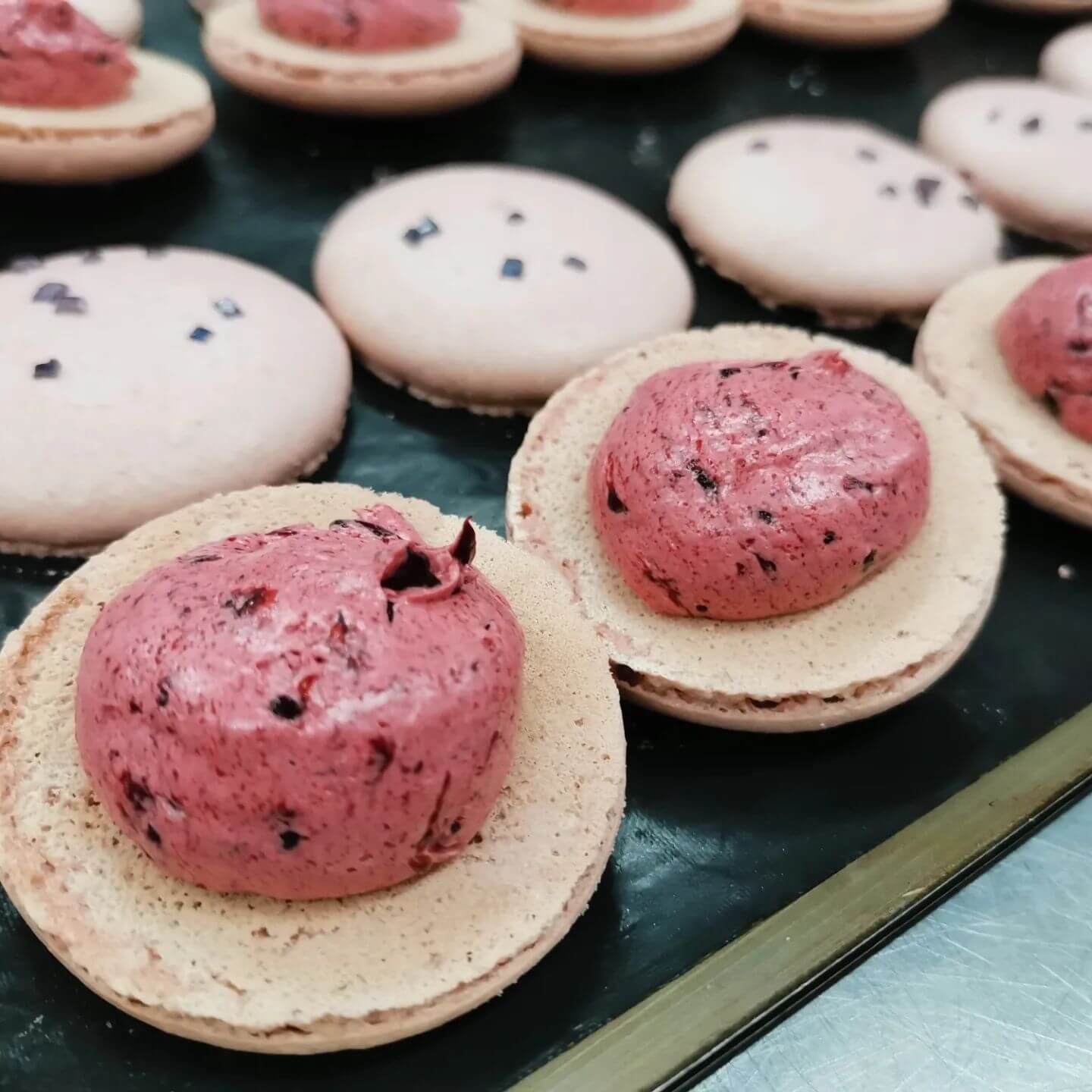 パティスリーラネージュの『ハスカップマカロン』