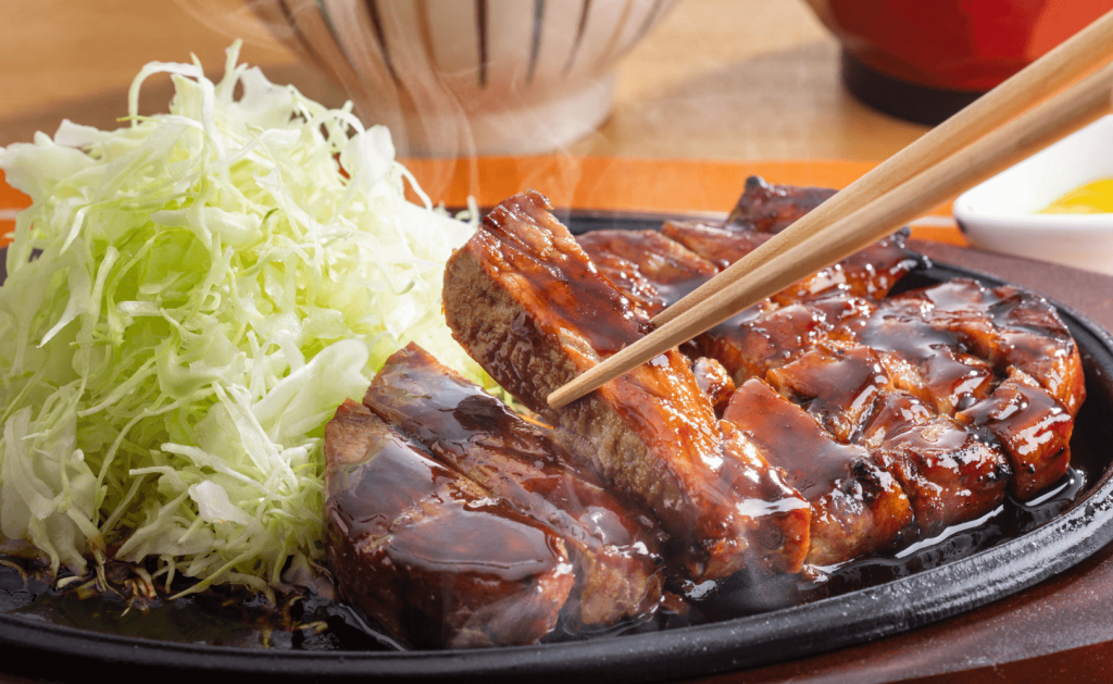 ⼤⼾屋の『大戸屋 炭火焼き“肉厚”鉄板トンテキ』