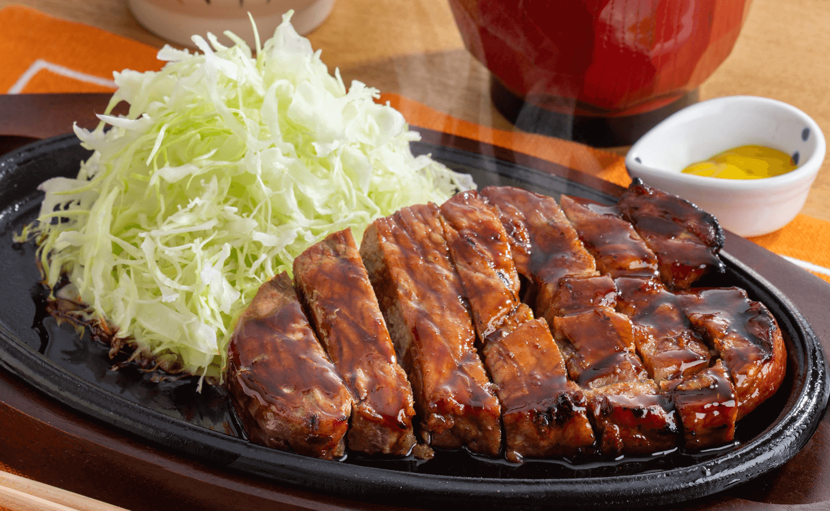 ⼤⼾屋の『大戸屋 炭火焼き“肉厚”鉄板トンテキ』