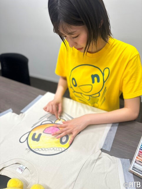 『HTB出演者もみんな着てるよTシャツ』-HTB田口彩夏アナウンサーがアレンジしました