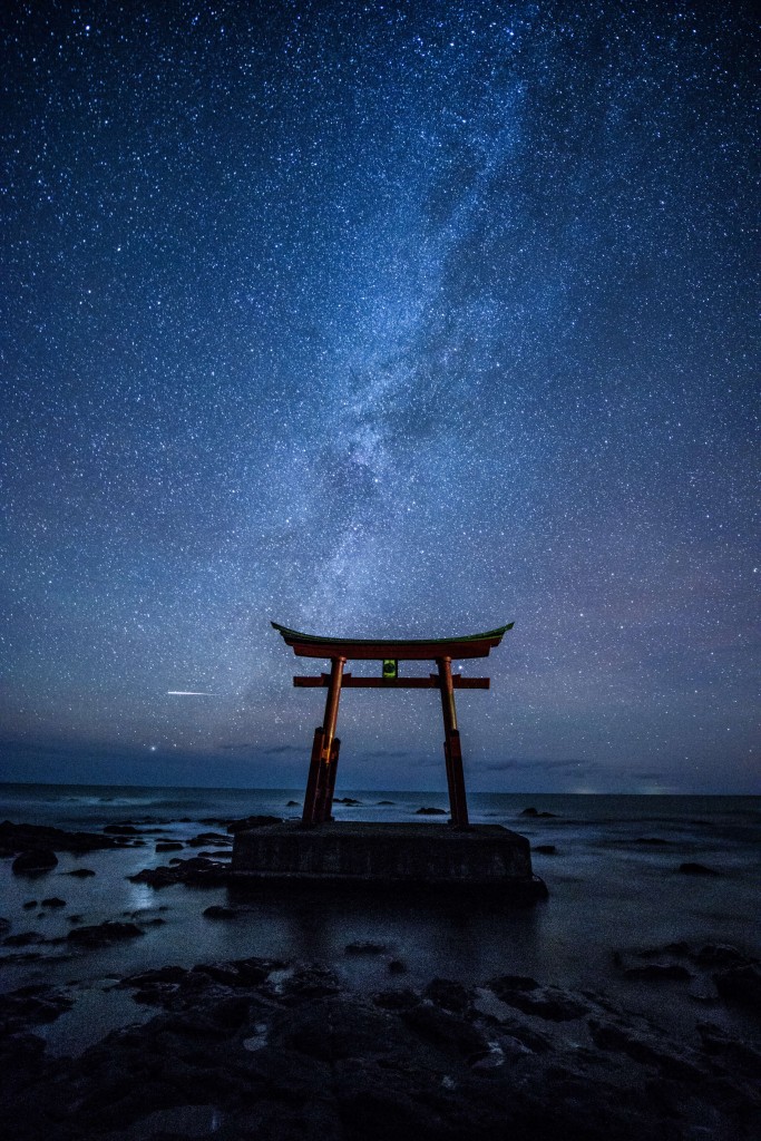 佐藤圭写真集　秘密の絶景in北海道-星を浴びる！