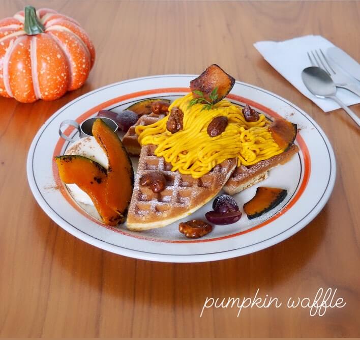 CAFE FUGOの『大浜みやこかぼちゃのワッフル』