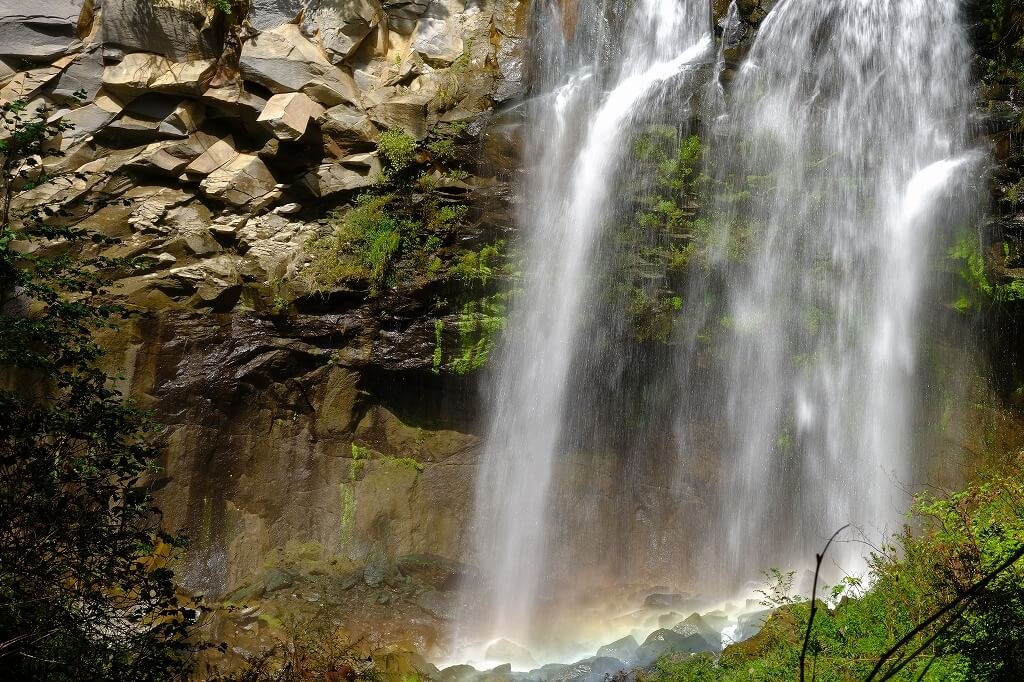 国営滝野すずらん丘陵公園の『アシリベツの滝にかかる虹』