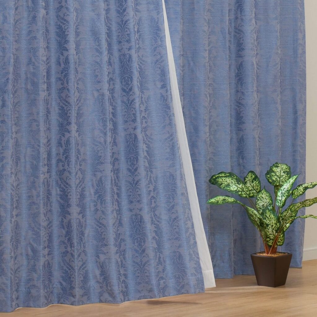 ニトリの『ニトリプレミアムカーテン』-遮光2級･遮熱カーテン(PK009 ブルー)