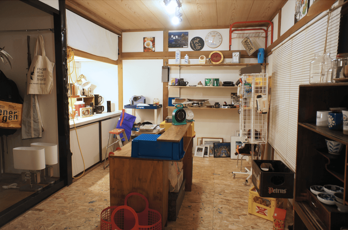 Thrift shop Shiya Shica by henteco.coi(シヤシカ バイ ヘンテコドットコイ)-GOODS FOR YOUR LIFE　-Thrift shop-