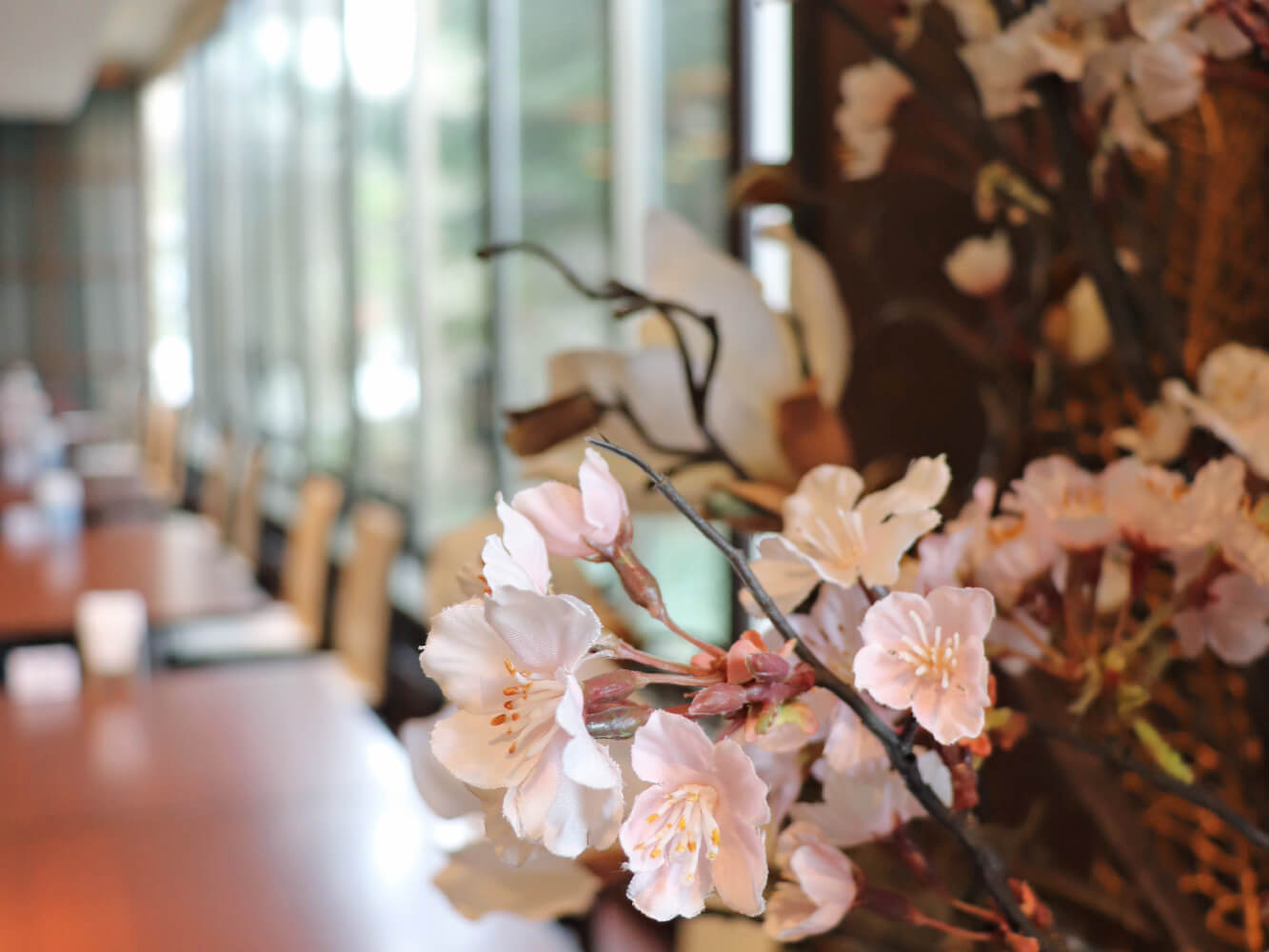 京王プラザホテル札幌-お花見の雰囲気を感じられる店内装飾