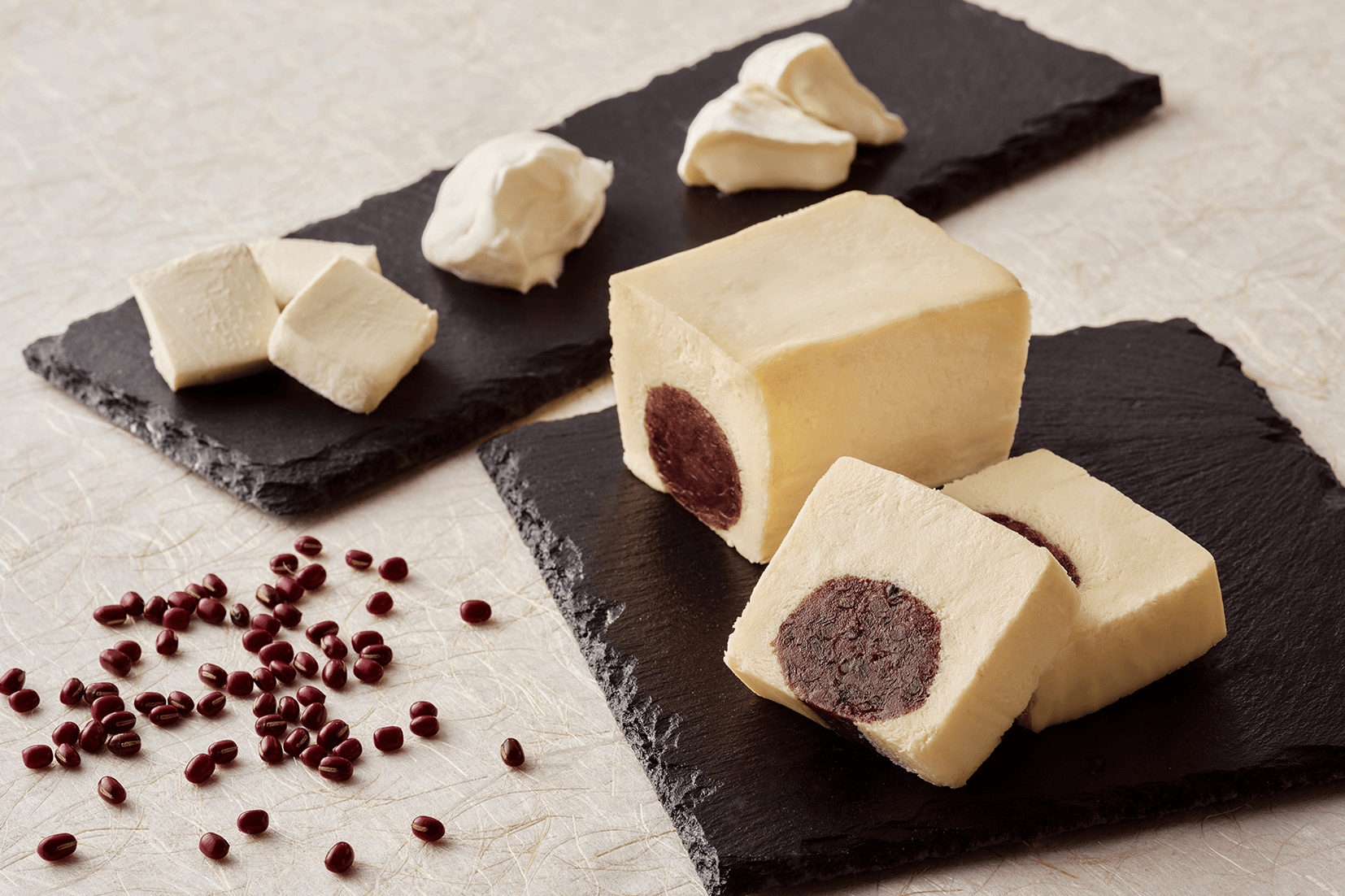 小樽洋菓子舗ルタオの『パフェドゥフロマージュ 道産3種チーズ×道産エリモ小豆』