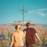 「ミッドサマー」リバイバル上映『夏至祭』が「札幌シネマフロンティア」で開催！