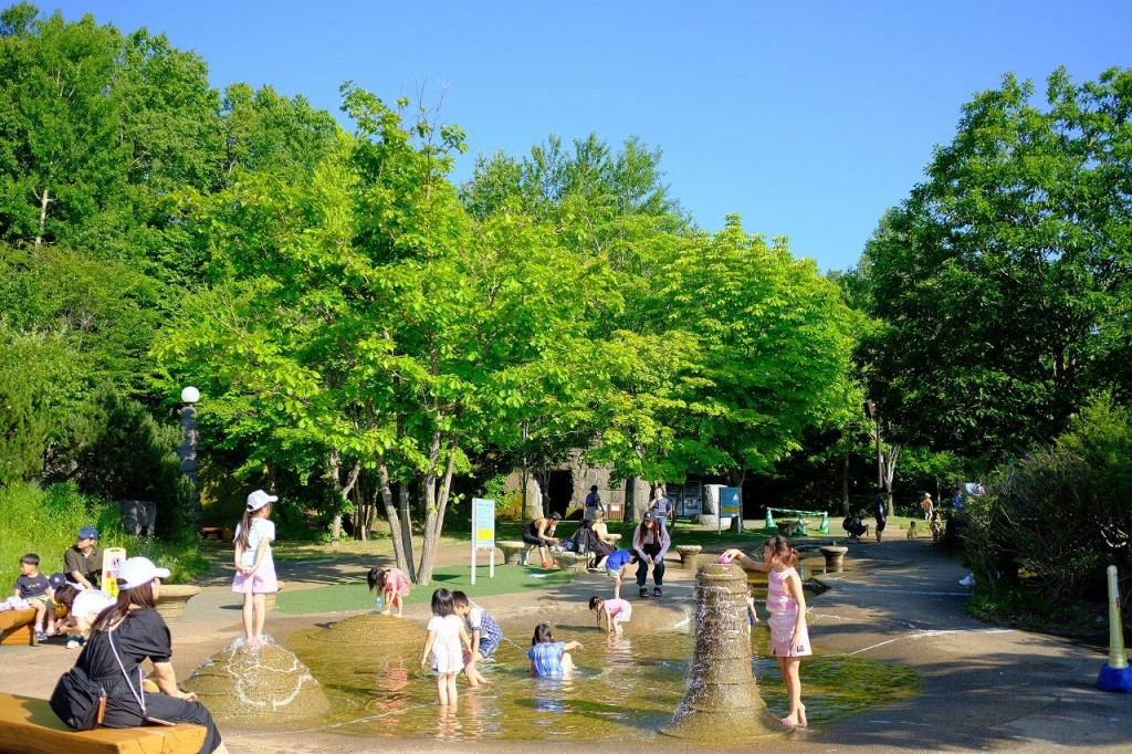 国営滝野すずらん丘陵公園-森のせせらぎ