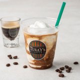 タリーズコーヒーからこだわりのエスプレッソを使用したフローズンドリンク『バニラアフォガートシェイク』が7月30日(火)より発売！「タリーズ ベアフル ハグミーボトル」も数量限定で販売