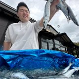 回転寿司根室花まる 3店舗にて『ふるまい秋刀魚(さんま掴み取り)』イベントが10月25日(金)に開催！