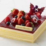 札幌パークホテルにて『クリスマスケーキ2024』の予約受付が開始！苺と繊細なデコレーションで華やかに仕上げた「60周年スイートストロベリー」など
