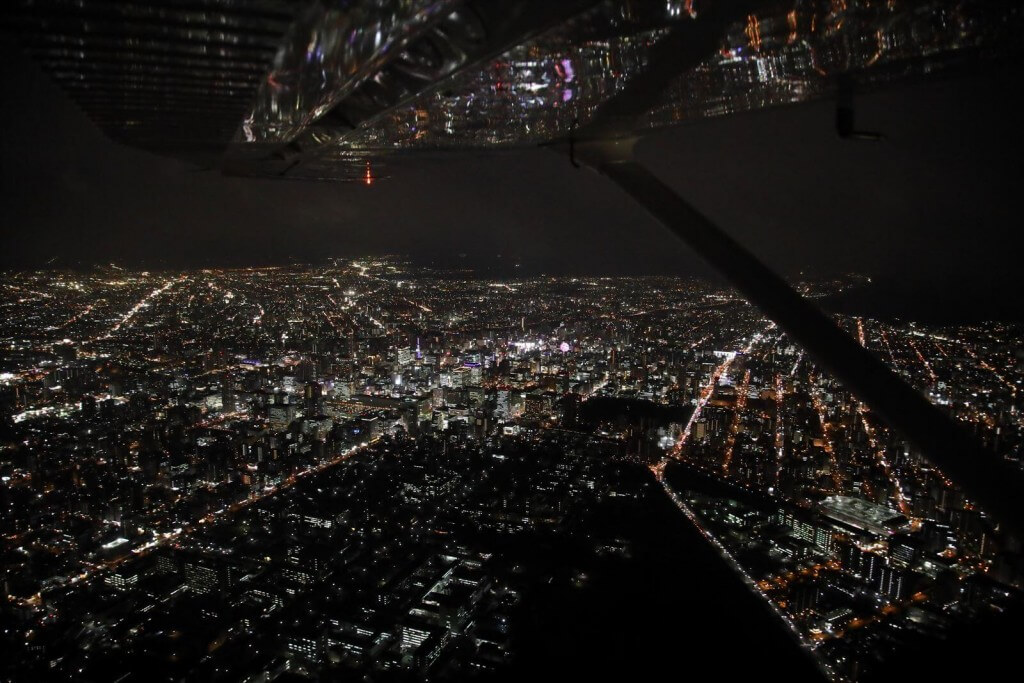 『札幌ナイトクルーズ』遊覧飛行-セスナ機からの夜景