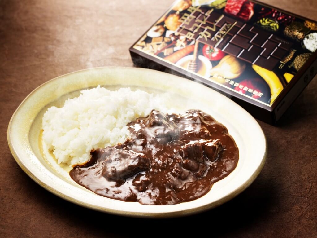 パティシエ エス コヤマの『パティシエが創ったチョコレートカレー（レトルト）』