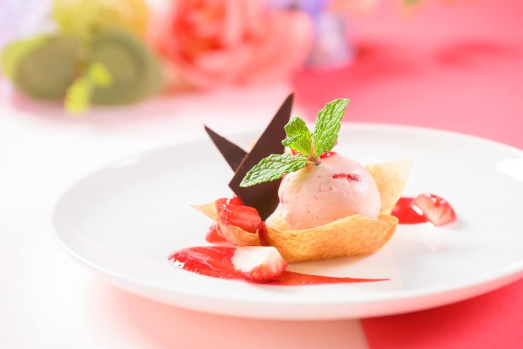 ANAクラウンプラザホテル札幌の2025年5月新作ランチブッフェ『BERRY FEST 2025』