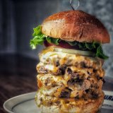 【WAZZ UP BURGER(ワッツアップバーガー)】南6⻄13にL.A.でバーガーを⾷べ尽くした男が作るアメリカンジャンクバーガー店がオープン!