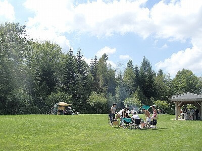 国営滝野すずらん丘陵公園-広い芝生の上!
