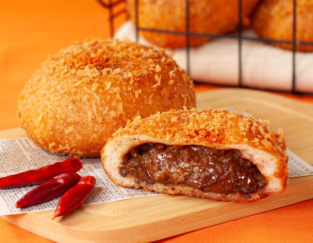 ペンギンベーカリーの『旨辛！カレーパン』