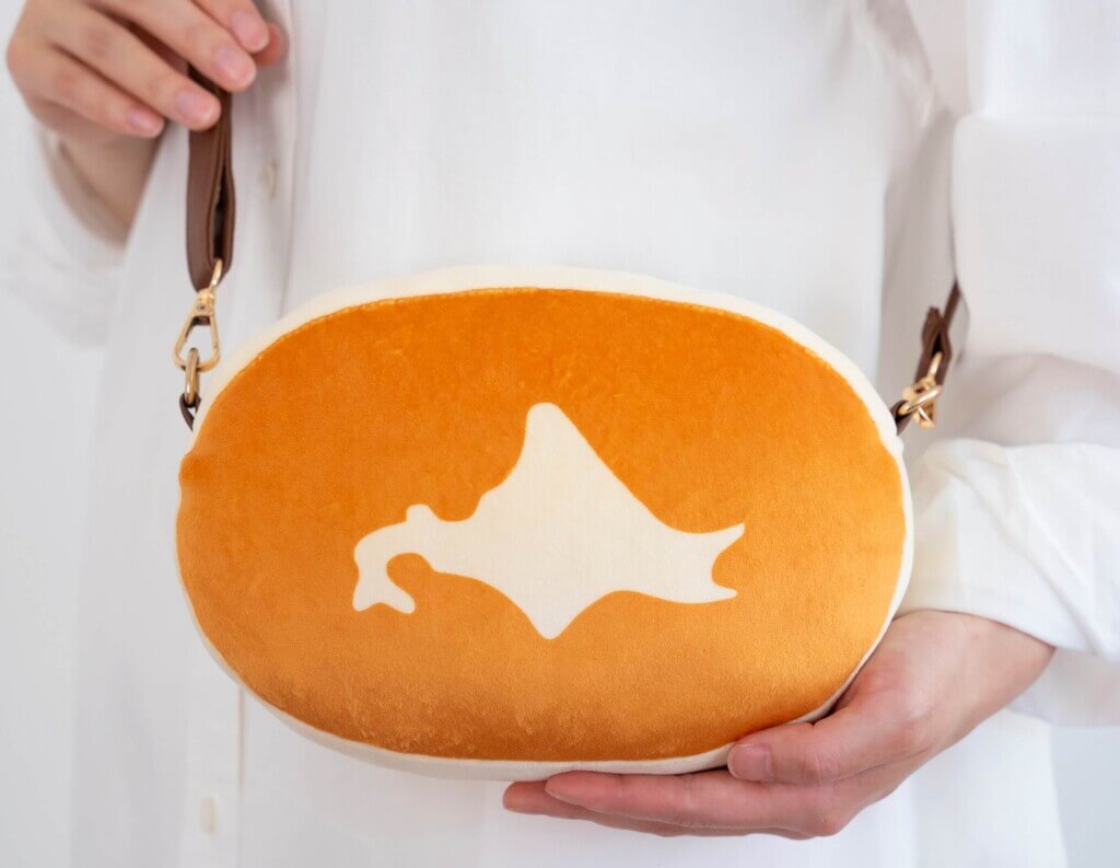 北海道チーズ蒸しケーキ ほんものみたいなふわふわポーチBOOK