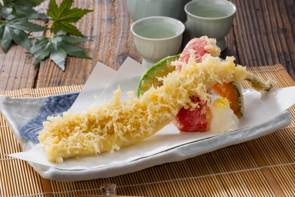 北海道生まれ和食処とんでんの『活〆穴子と野菜天ぷら（単品）』