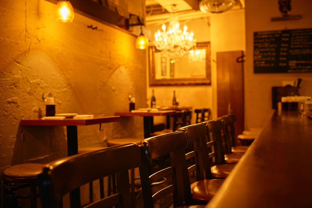 BAR espana(バル・エスパーニャ)の店内