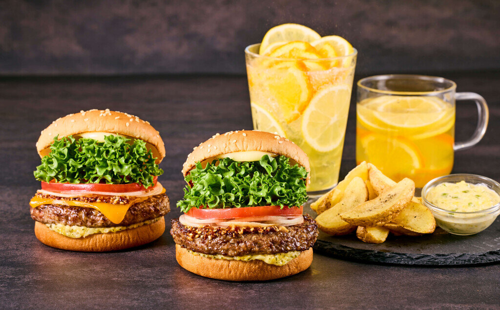 フレッシュネスバーガーの『黒毛和牛バーガー』『黒毛和牛チーズバーガー』