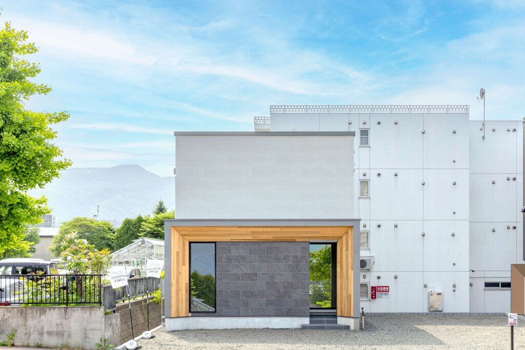 (株)ジョンソンホームズの新ブランド『GATE(ゲート)』-外と中のオン/オフを切り替える、鳥居をイメージした象徴的なファサード