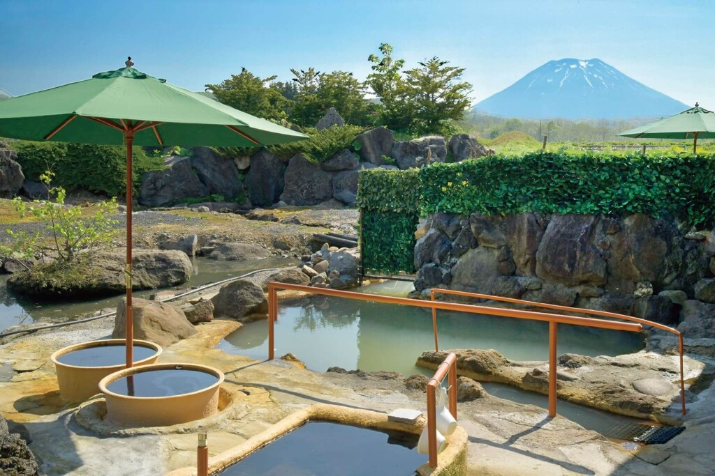 北海道じゃらん 2025年7月号『いいお湯×絶景日帰り温泉』-【蘭越町】黄金(こがね)温泉