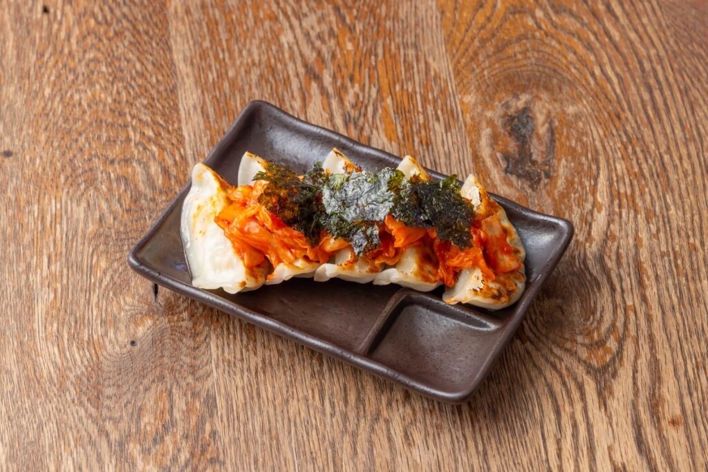 居酒屋・均タローの『旨辛キムチ餃子 499円(税込549円)』