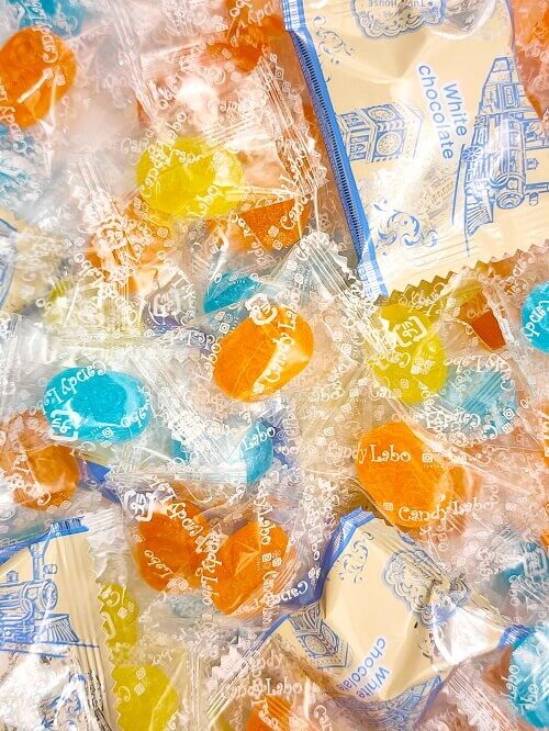 白い恋人パークにて『甘い体験、あまい思い出。これからもこの場所で。』-お菓子つかみ取り