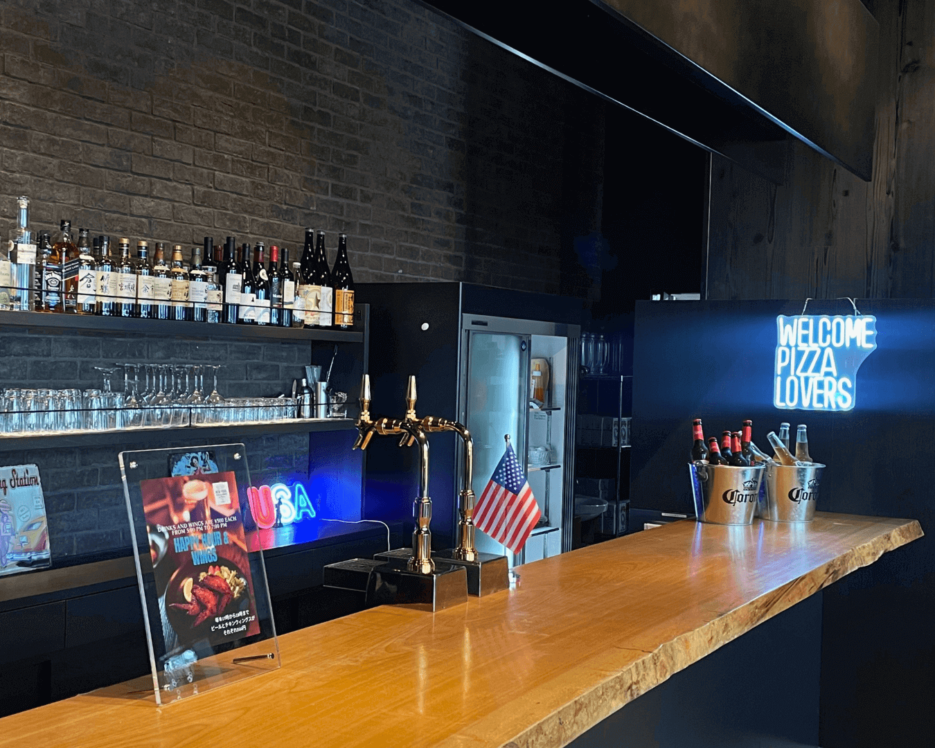 NY Pizza & Wings by PHOENIXの店内