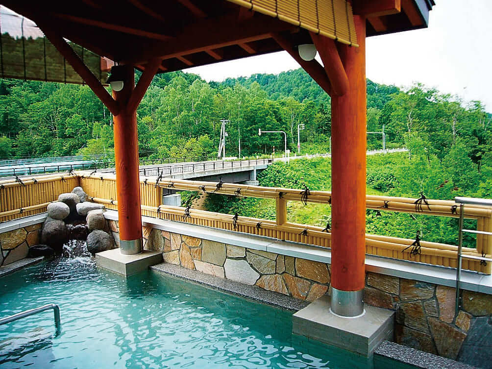 北海道じゃらん 2025年7月号『いいお湯×絶景日帰り温泉』-【沼田町】ほろしん温泉 ほたる館